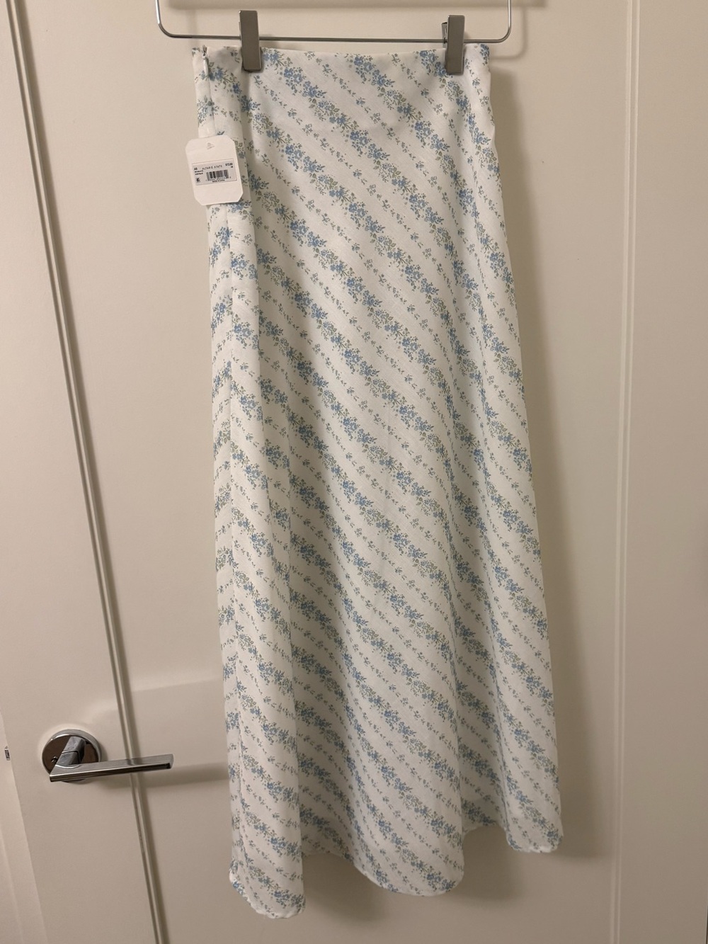 NWT: Ivory/Blue Altar’d State skirt size XS